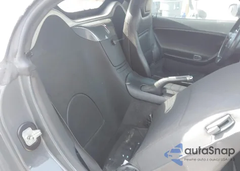 2008 Pontiac Solstice z USA, uszkodzony, nr VIN 1G2MB35B08Y104058